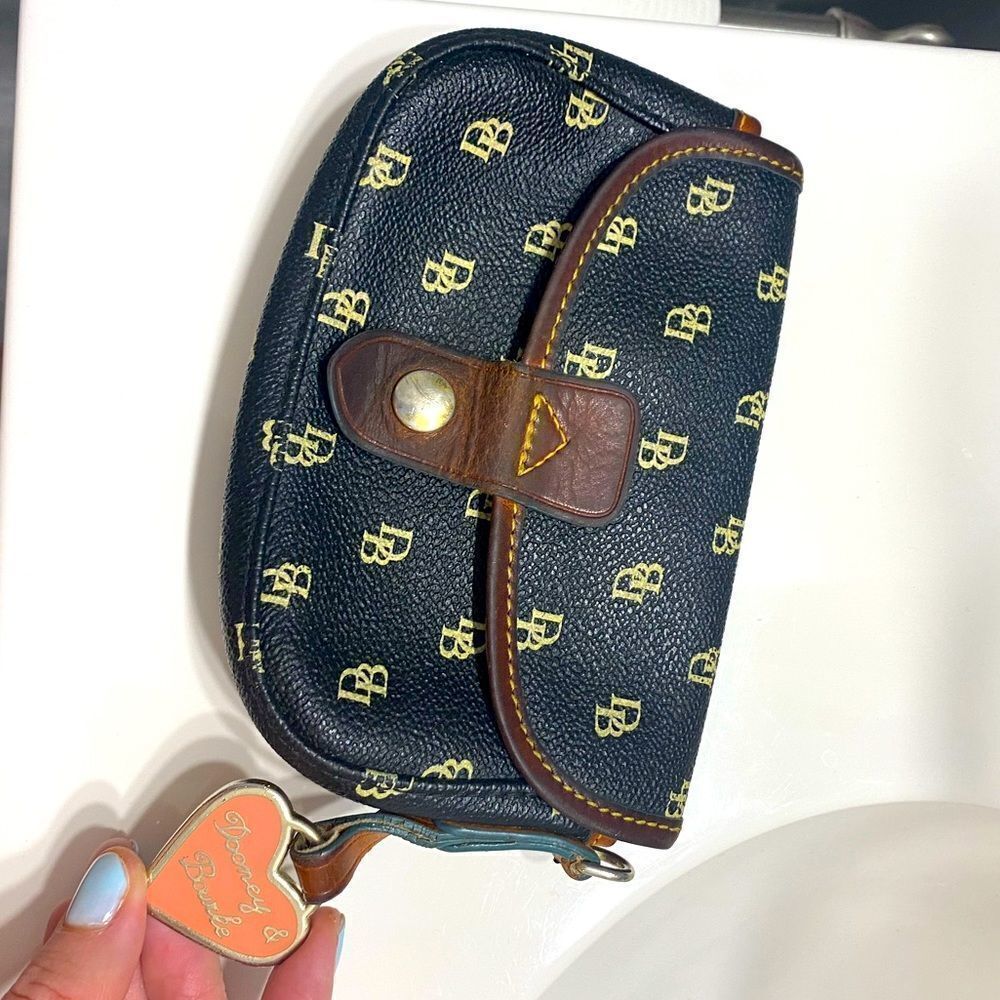 Dooney & Bourke Women's One Size Fits All Leather Clutch Black